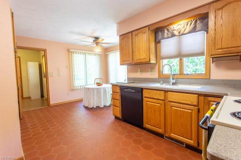 1290 Harmony Dr, Wadsworth, OH 44281 photo 18