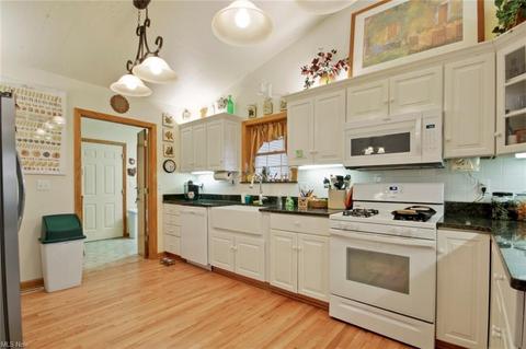 237 Clingan Rd, Struthers, OH 44471 photo 6