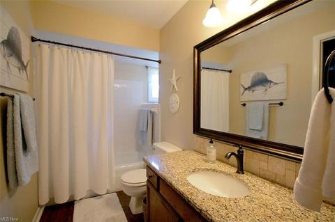 222 Commodore Cir, Elyria, OH 44035 photo 18
