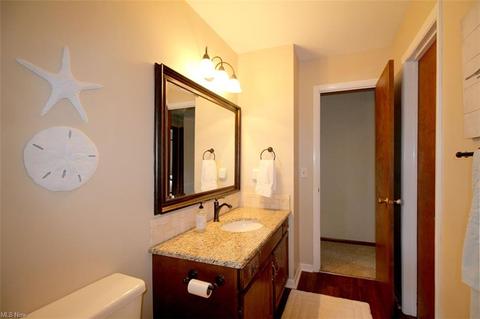 222 Commodore Cir, Elyria, OH 44035 photo 19