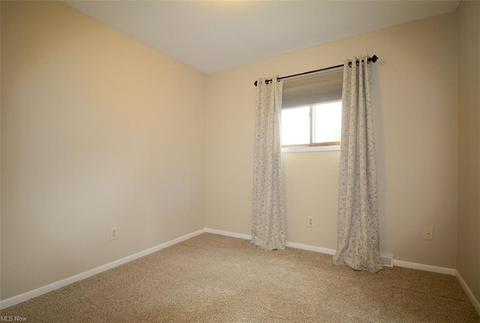 222 Commodore Cir, Elyria, OH 44035 photo 23