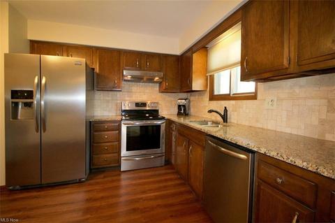 222 Commodore Cir, Elyria, OH 44035 photo 7