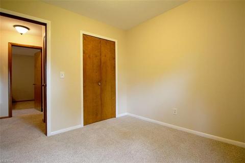 222 Commodore Cir, Elyria, OH 44035 photo 24