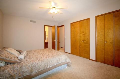 222 Commodore Cir, Elyria, OH 44035 photo 17