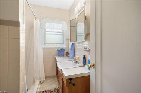 6066 Baetz Ct, Elyria, OH 44035 photo 10
