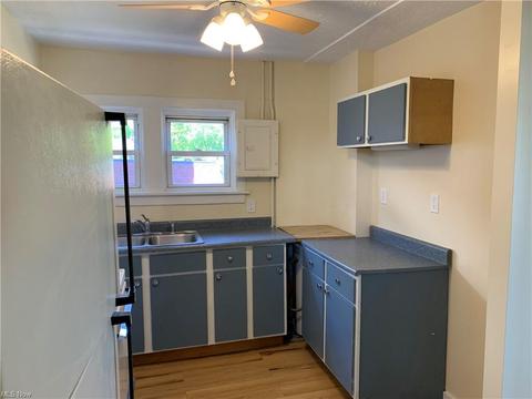 196 E Jackson St, Painesville, OH 44077 photo 17