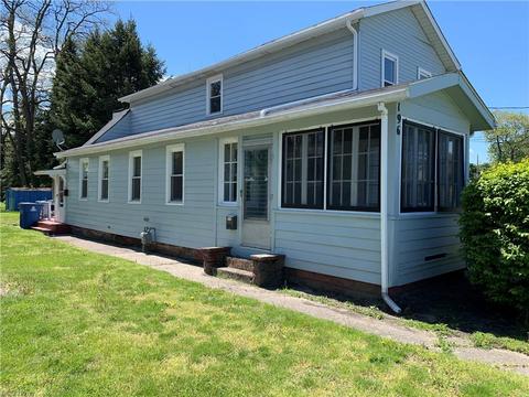 196 E Jackson St, Painesville, OH 44077 photo 2