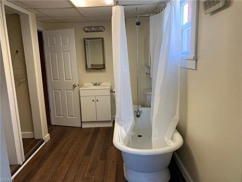 196 E Jackson St, Painesville, OH 44077 photo 9