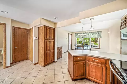 435 W Ohio Ave, Sebring, OH 44672 photo 9