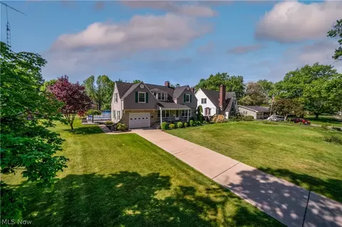 435 W Ohio Ave, Sebring, OH 44672 photo 4