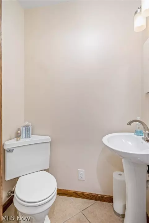 435 W Ohio Ave, Sebring, OH 44672 photo 14