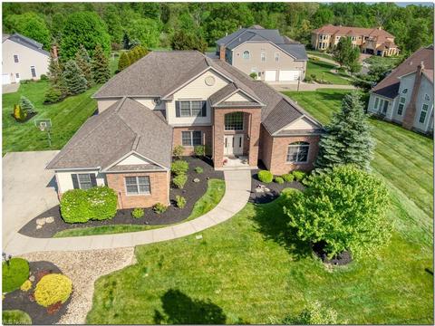 7475 Capilano Dr, Solon, OH 44139 photo 1