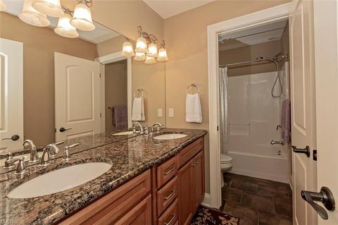 140 Eagle Point Dr, Lyndhurst, OH 44124 photo 33