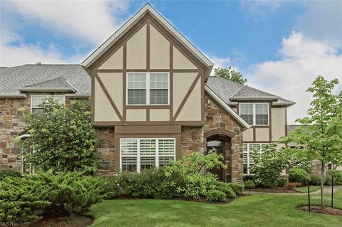 140 Eagle Point Dr, Lyndhurst, OH 44124 photo 1