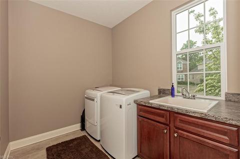 140 Eagle Point Dr, Lyndhurst, OH 44124 photo 20