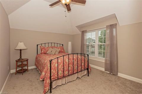 140 Eagle Point Dr, Lyndhurst, OH 44124 photo 31