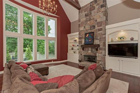 140 Eagle Point Dr, Lyndhurst, OH 44124 photo 27