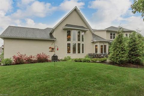 140 Eagle Point Dr, Lyndhurst, OH 44124 photo 4