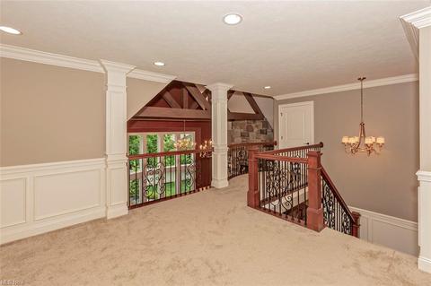 140 Eagle Point Dr, Lyndhurst, OH 44124 photo 28