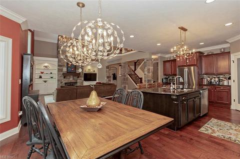140 Eagle Point Dr, Lyndhurst, OH 44124 photo 13