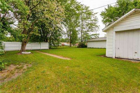 609 Bond St, Elyria, OH 44035 photo 25