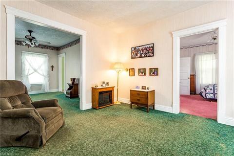 609 Bond St, Elyria, OH 44035 photo 6
