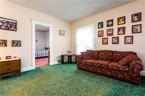 609 Bond St, Elyria, OH 44035 photo 5