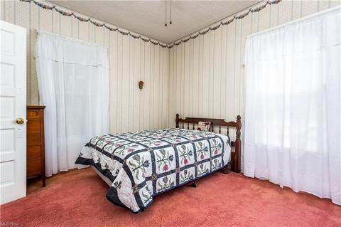 609 Bond St, Elyria, OH 44035 photo 14