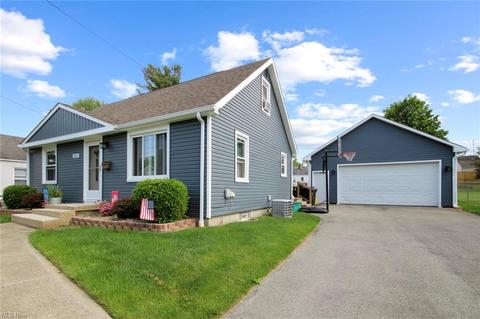 367 Creed St, Struthers, OH 44471 photo 2