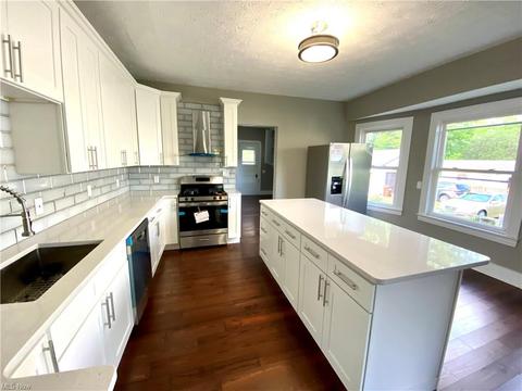 2206 Lorimer Rd, Parma, OH 44134 photo 6