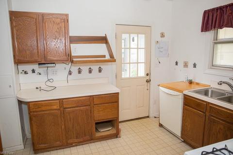346 Cambridge Ave, Elyria, OH 44035 photo 7