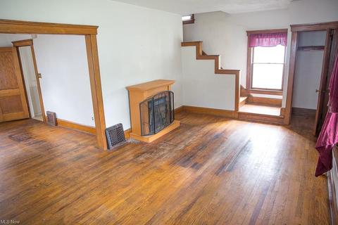 346 Cambridge Ave, Elyria, OH 44035 photo 4