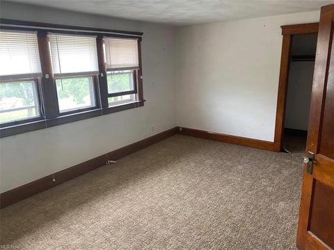 346 Cambridge Ave, Elyria, OH 44035 photo 9