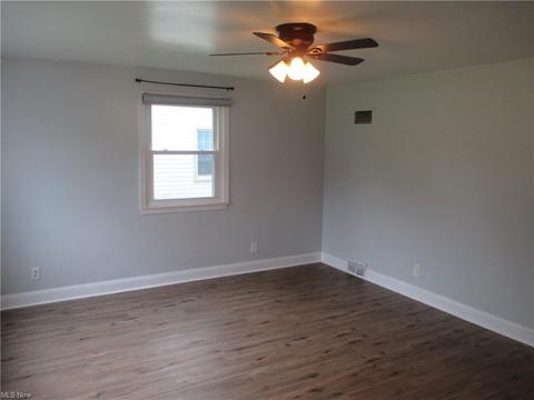 1034 5th St, Struthers, OH 44471 photo 9