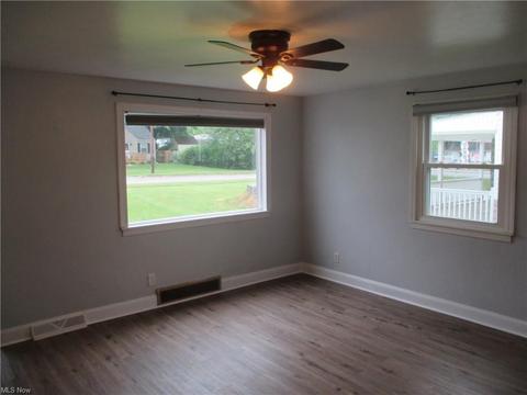 1034 5th St, Struthers, OH 44471 photo 10