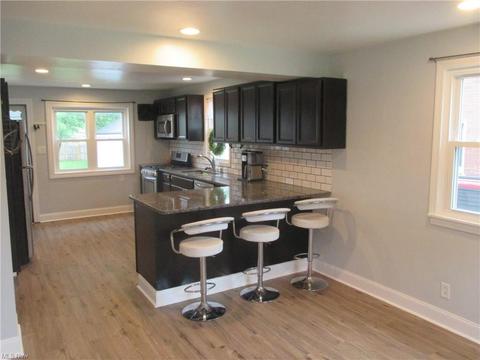 1034 5th St, Struthers, OH 44471 photo 3