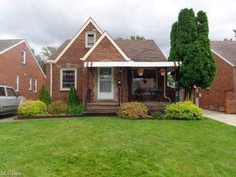 8317 Whitehaven Dr, Parma, OH 44129 photo 1