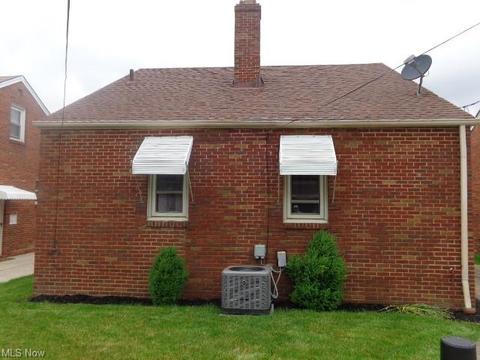 8317 Whitehaven Dr, Parma, OH 44129 photo 5