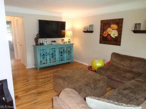 8317 Whitehaven Dr, Parma, OH 44129 photo 8
