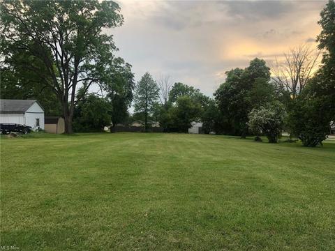 283 Park, Cortland, OH 44410 photo 2