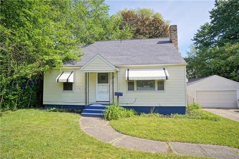 381 Eckard Ave, Akron, OH 44314 photo 1