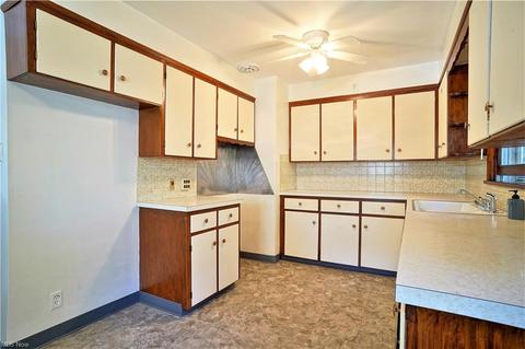 381 Eckard Ave, Akron, OH 44314 photo 10