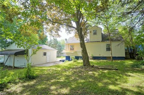 381 Eckard Ave, Akron, OH 44314 photo 5