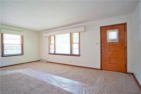 381 Eckard Ave, Akron, OH 44314 photo 22