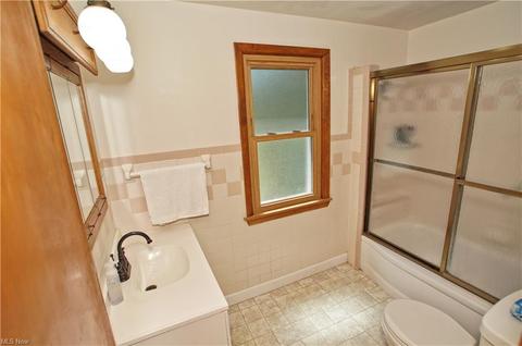 30830 Crescent Dr, Willowick, OH 44095 photo 18