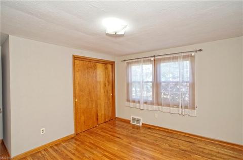 30830 Crescent Dr, Willowick, OH 44095 photo 19