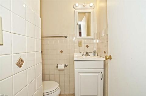 30830 Crescent Dr, Willowick, OH 44095 photo 13