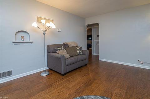 454 Ohio St, Elyria, OH 44035 photo 9
