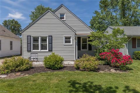 454 Ohio St, Elyria, OH 44035 photo 2