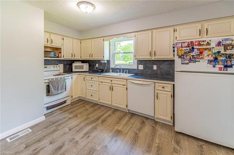3441 Dunmore Ave NW, Canton, OH 44708 photo 5